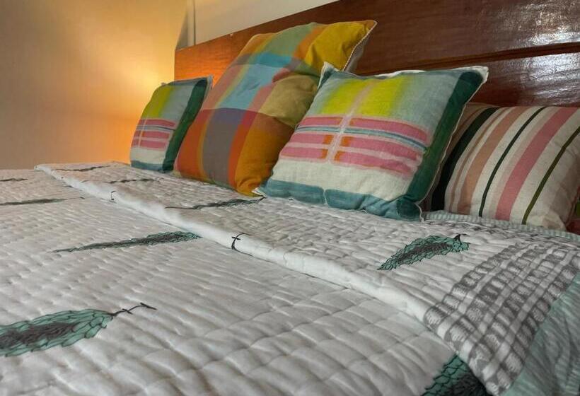 Hotel Dancing Dugong