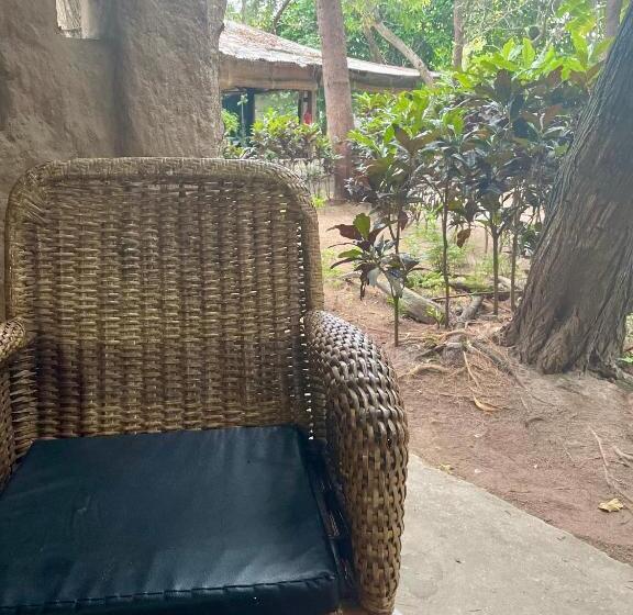 Hotel Dancing Dugong