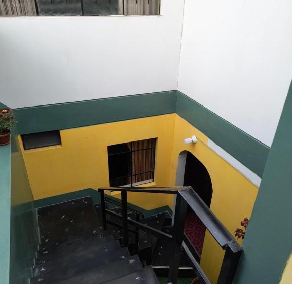 هتل Dulces Sueños