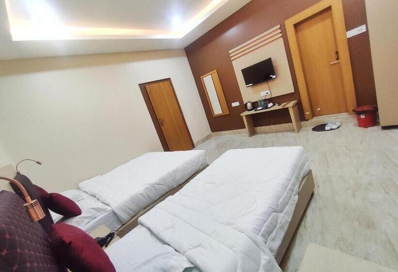 هتل Grace Inn Guest House, Near Airport And Ion Digital