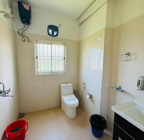 هتل Grace Inn Guest House, Near Airport And Ion Digital