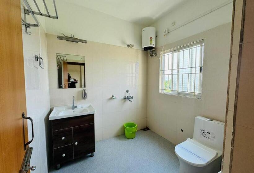 هتل Grace Inn Guest House, Near Airport And Ion Digital