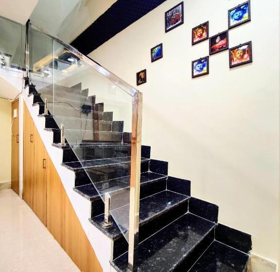 هتل Grace Inn Guest House, Near Airport And Ion Digital