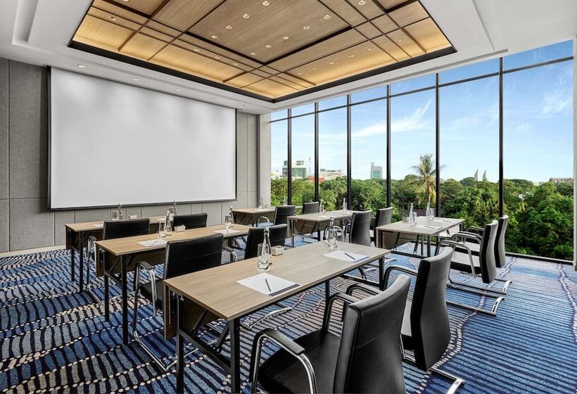 هتل Hyatt Place Makassar