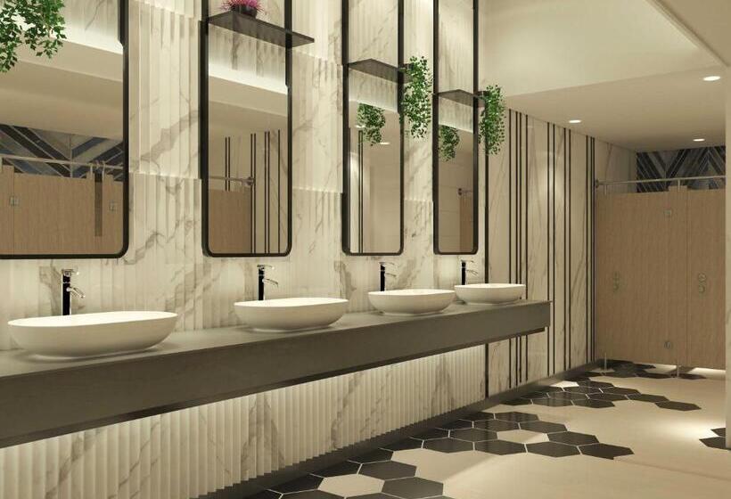 هتل Hyatt Place Makassar