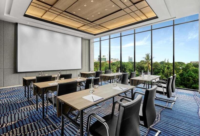 هتل Hyatt Place Makassar