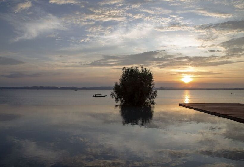 ホテル Innit Lombok