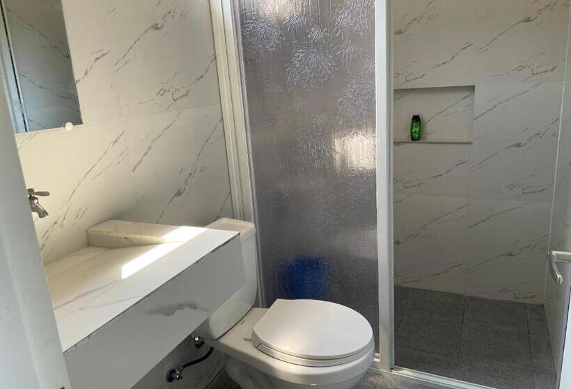 هتل Lone Star Inn