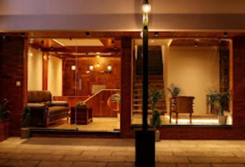 Отель Misty Gate Kerala