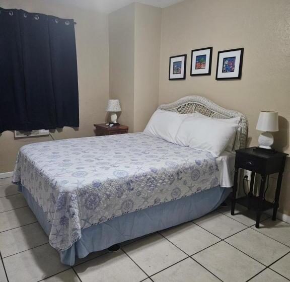 Отель Oasis Palms Resort