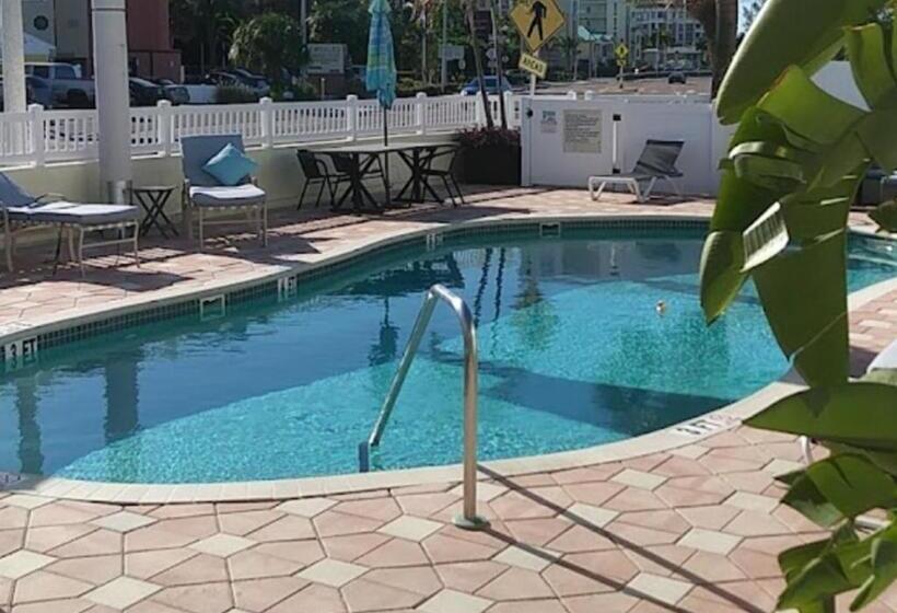 Отель Oasis Palms Resort