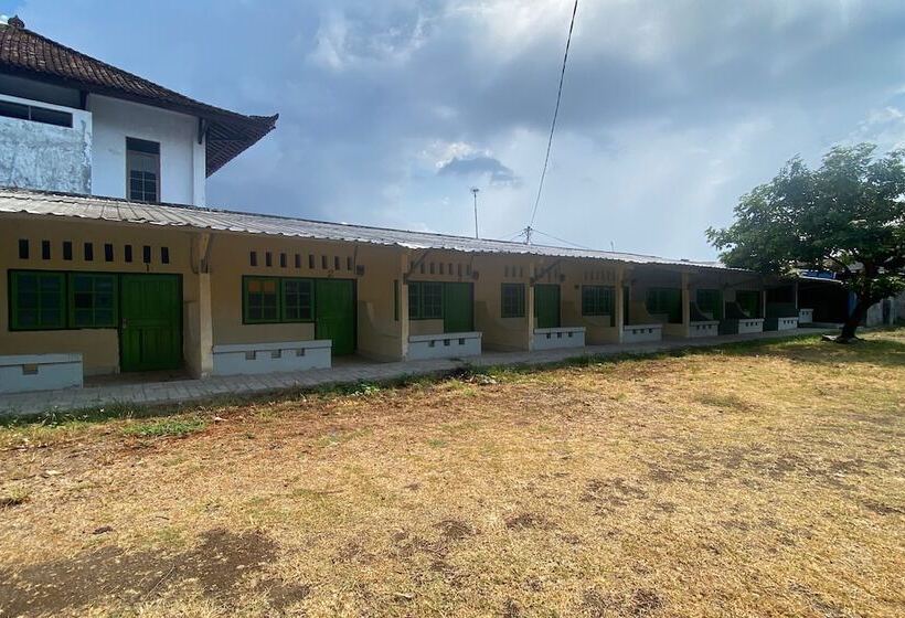 فندق Oyo Life 93256 Kos Meninting