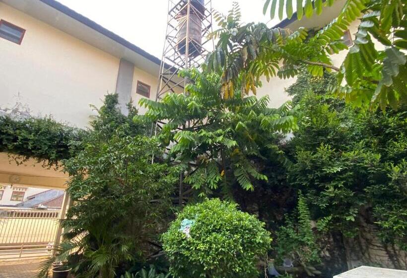 בית מלון כפרי Oyo Life 93258 Kos Sahabat