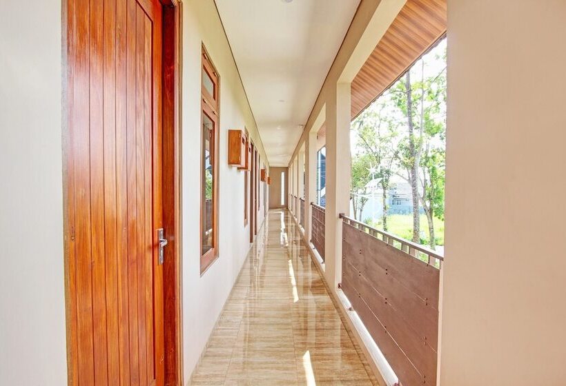 בית מלון כפרי Oyo Life 93497 Griya Kost Rr