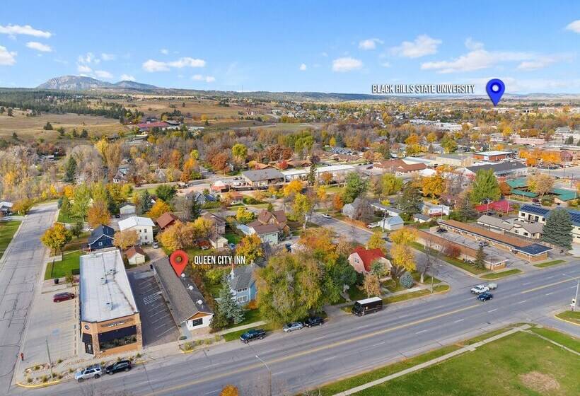 فندق Queen City Inn