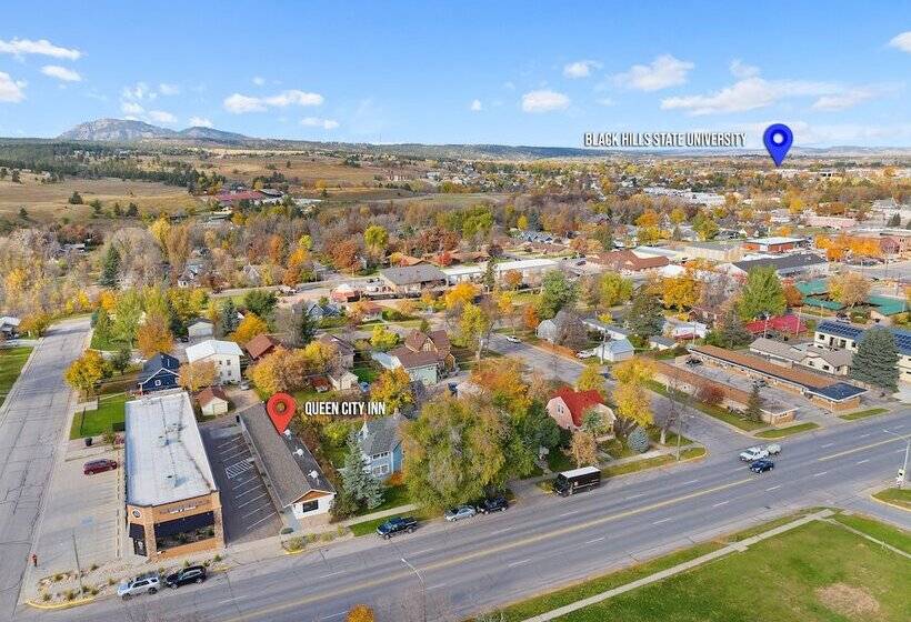 فندق Queen City Inn