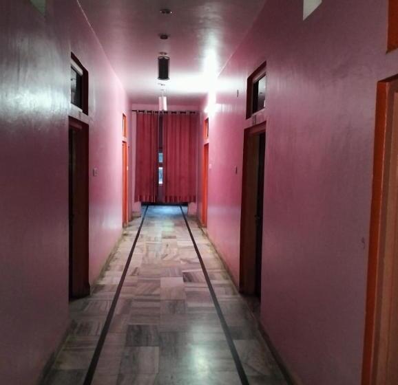 Отель Sun N Star By Wb Inn