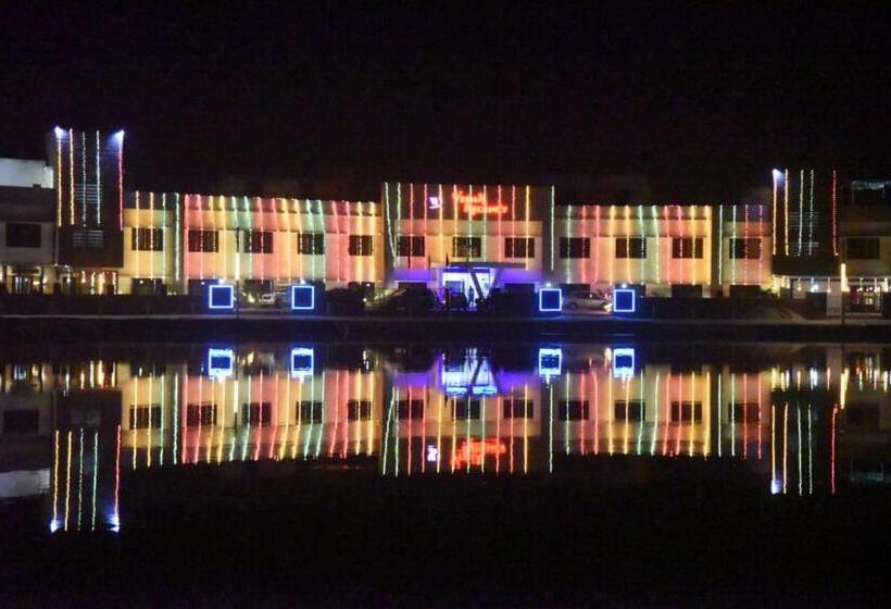 ホテル Veena Regency