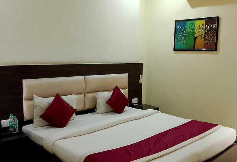 ホテル Veena Regency