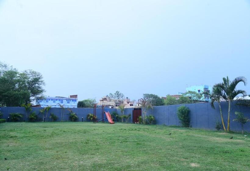 ホテル Veena Regency