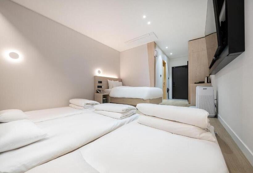 Hound Hotel Mokpo Peace Plaza