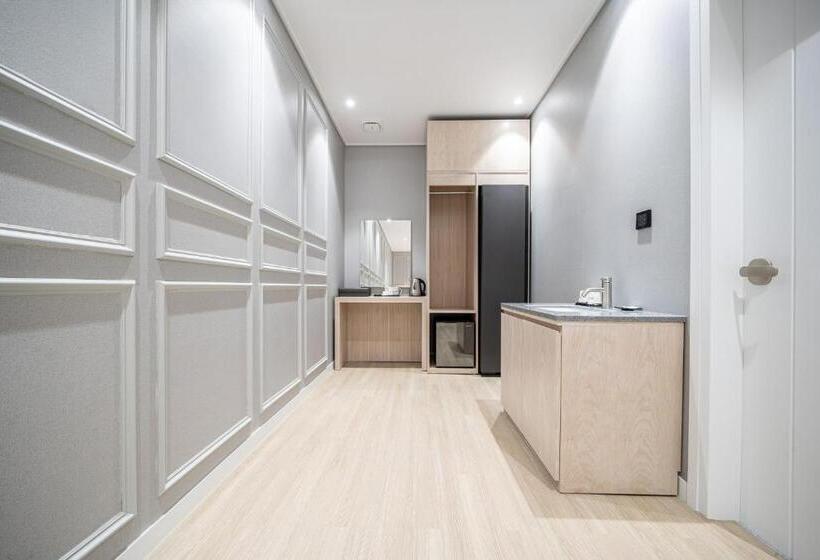 Hound Hotel Mokpo Peace Plaza