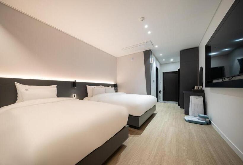 Hound Hotel Mokpo Peace Plaza