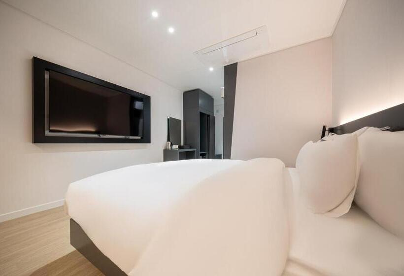 Hound Hotel Mokpo Peace Plaza