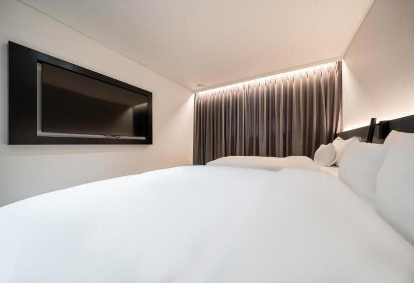 Hound Hotel Mokpo Peace Plaza