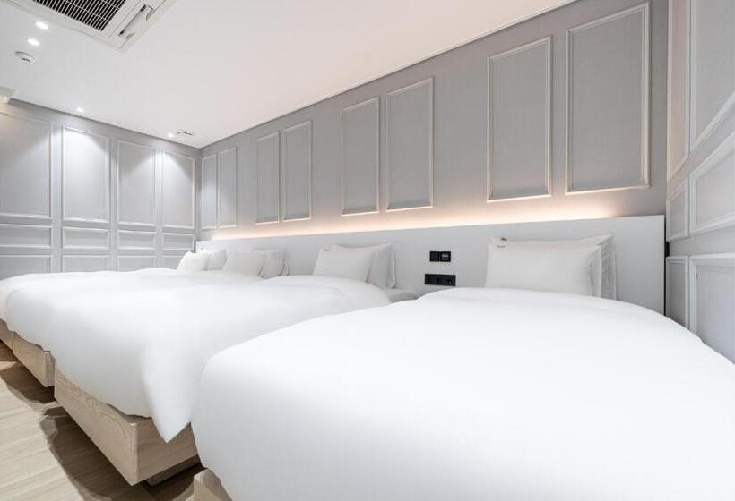 Hound Hotel Mokpo Peace Plaza