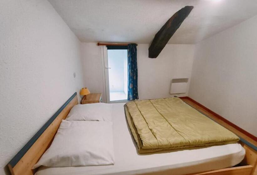 La Cour Des Miracles