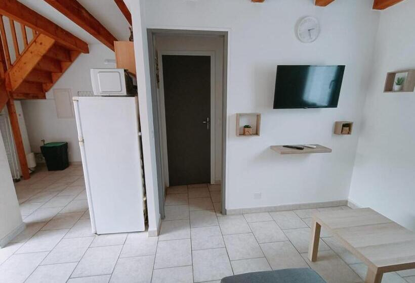 La Cour Des Miracles