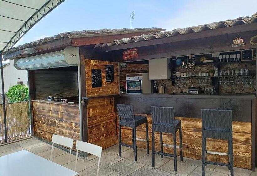 La Cour Des Miracles