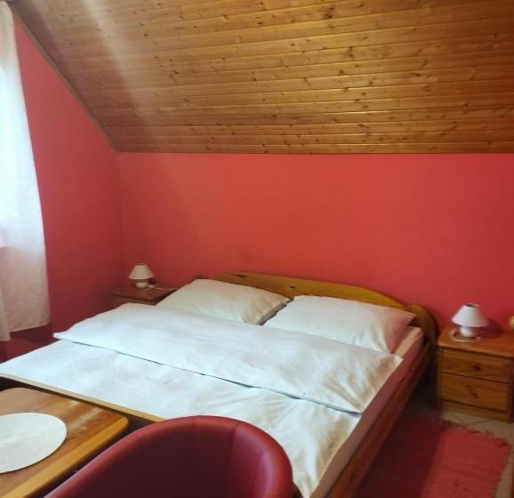 פנסיון A Privat