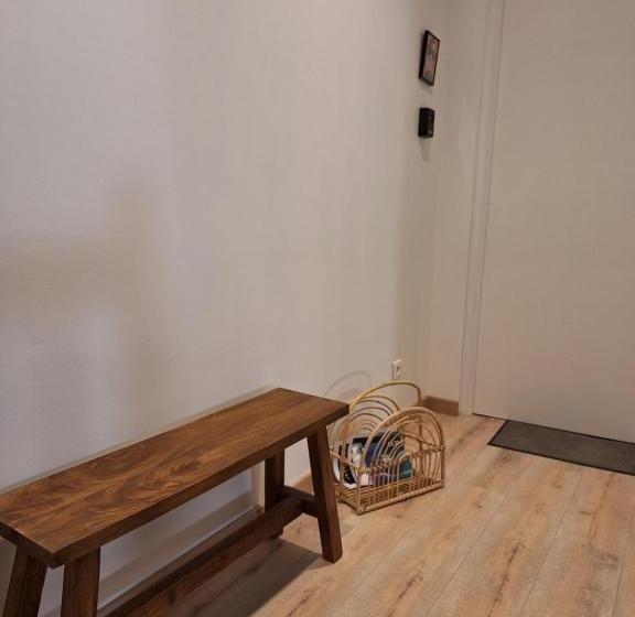 ペンション Chambre Frida Avec Salle D Eau Privée