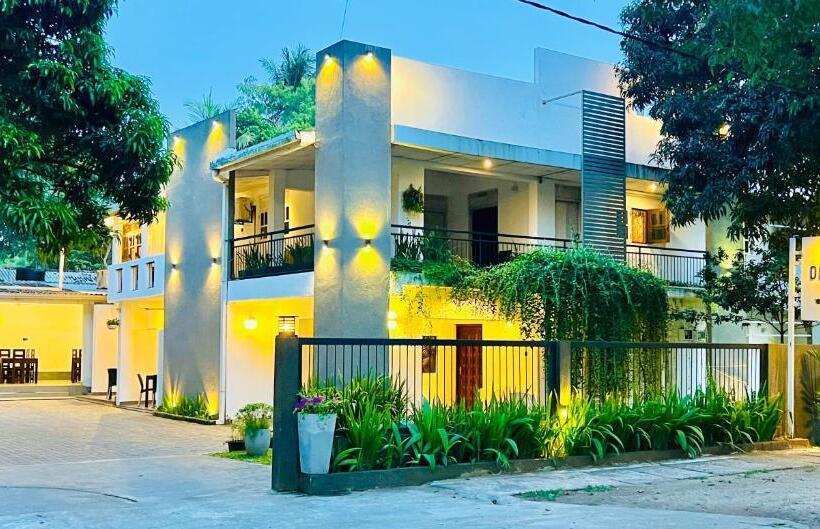 ペンション Delmond Lake   Anuradhapura