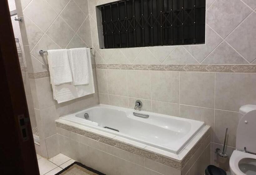 بنسيون Grace Avenue Townhouse