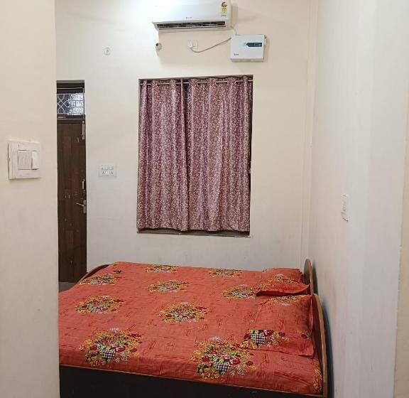 بنسيون Kamla Guest House