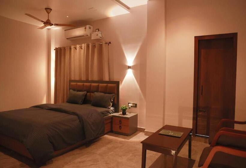 بنسيون Kesar Nivas Luxury Guest House