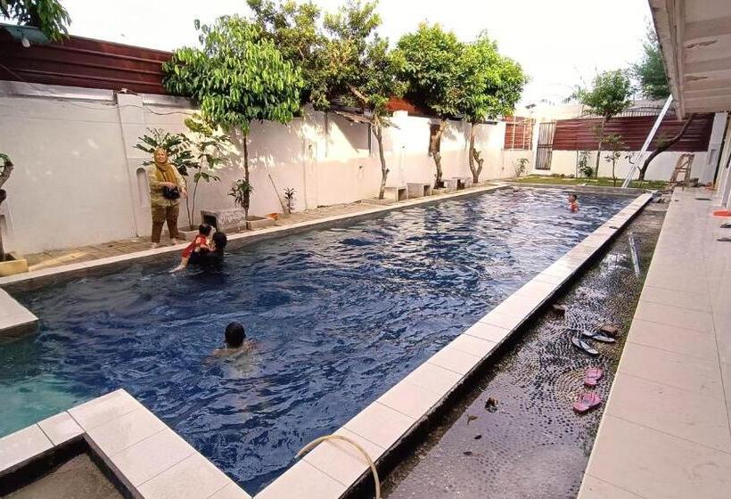 펜션 Kost Salsabila Cisauk