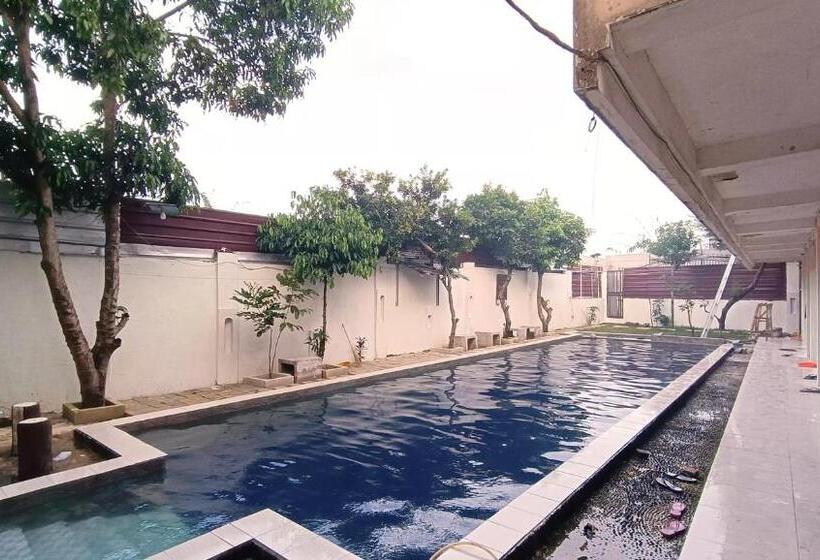 펜션 Kost Salsabila Cisauk