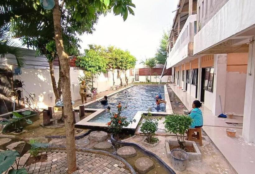 펜션 Kost Salsabila Cisauk