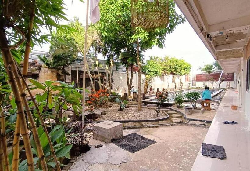 펜션 Kost Salsabila Cisauk