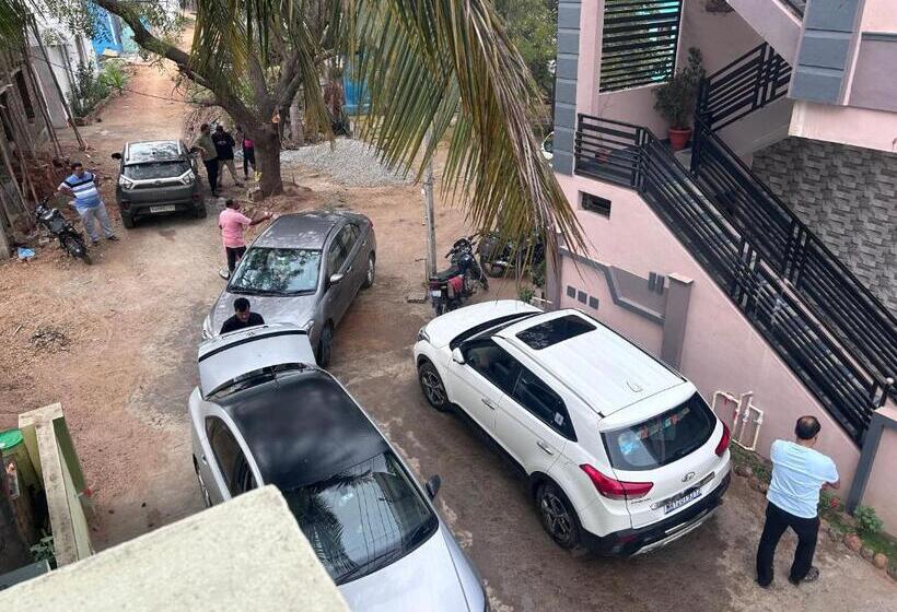 بنسيون Lee Home Stay