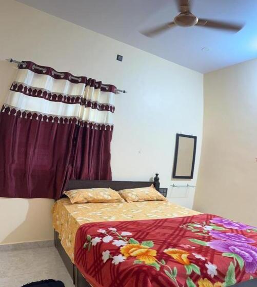 بنسيون Lee Home Stay