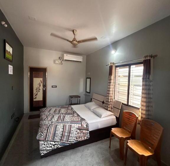 بنسيون Lee Home Stay