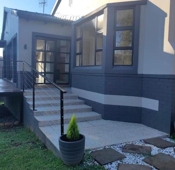 膳宿费 One Three Nine On Roberts