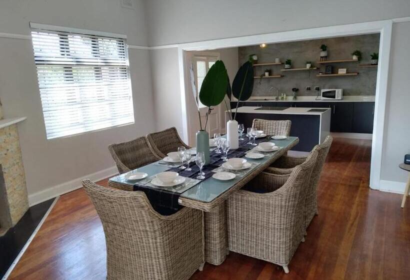 膳宿费 One Three Nine On Roberts