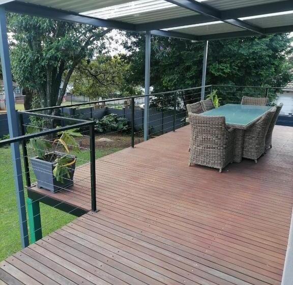 膳宿费 One Three Nine On Roberts