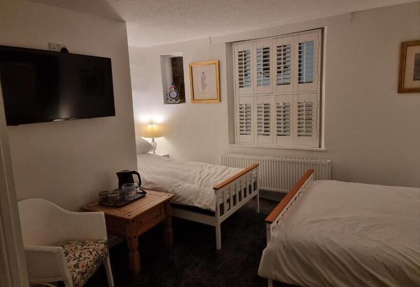 פנסיון Poppy Cottage